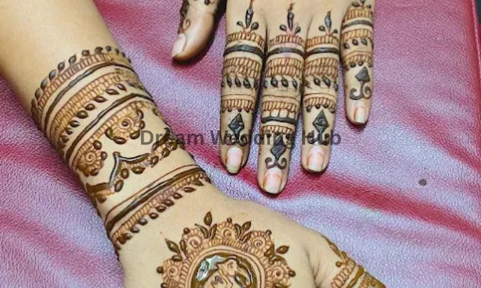 Darshanas Mehndi Art vadodara